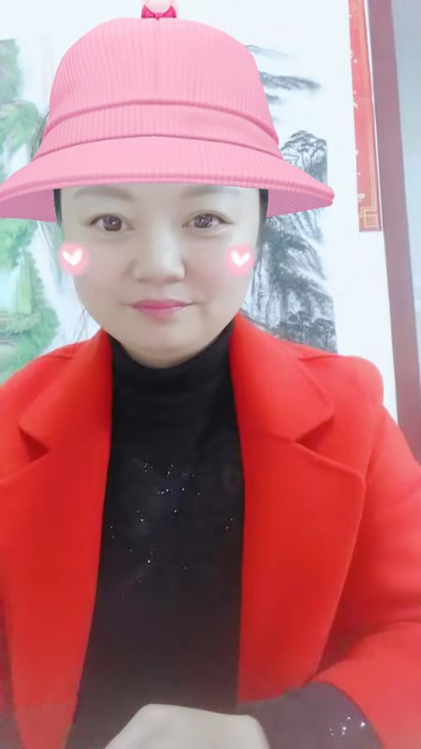 画家李林燕标格秀雅气宇豪迈