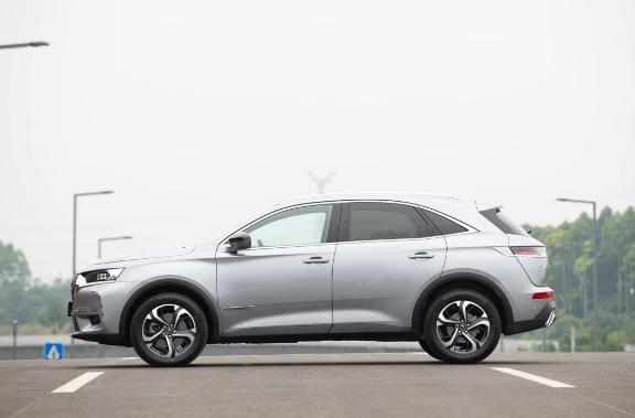 2020款ds7里沃利版流星银车漆配纯黑真皮内饰爱了