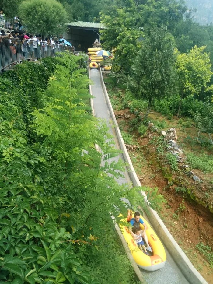 北京房山十渡天河谷高山滑水
