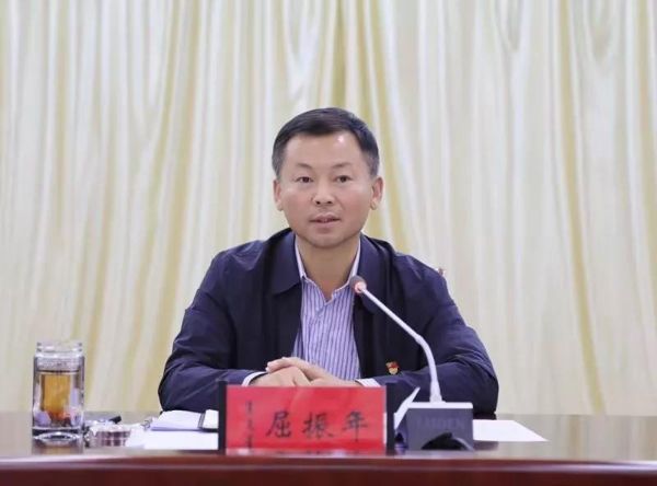 盟扶贫办主任陈延成在讲话中对我县脱贫攻坚工作给予