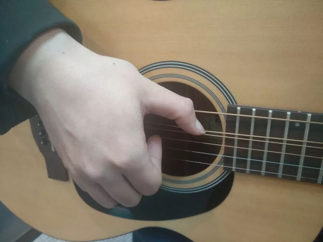 初学吉他右手6大陋习一定要杜绝!