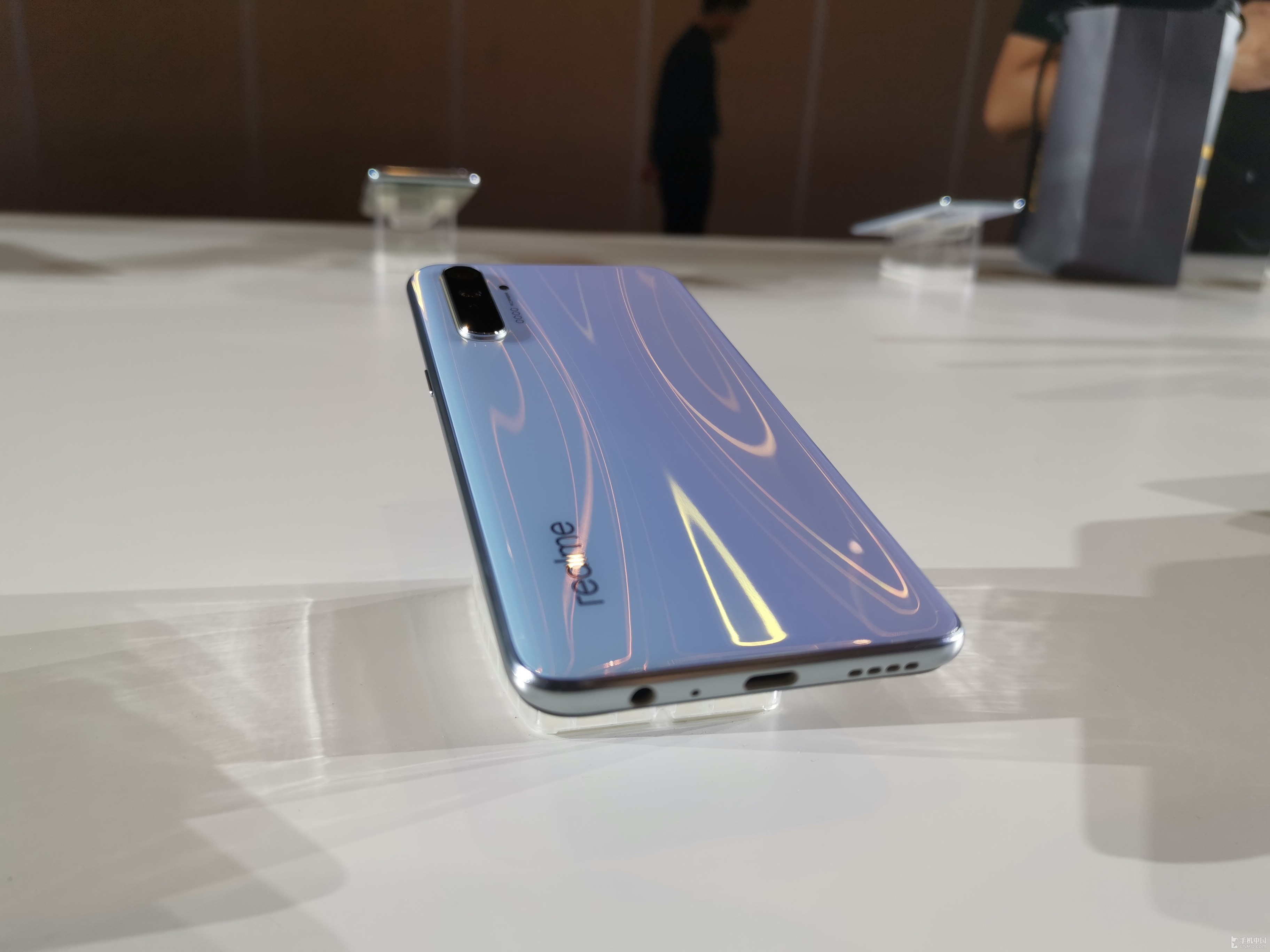 realmex2发布会现场图赏6400万鹰眼四摄越级新体验