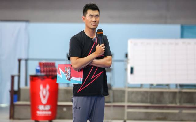 专访王仕鹏不想靠男篮上热搜只想踏实做点事情