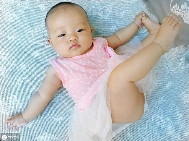 1岁小女孩摔下床,一跤跌出动脉瘤