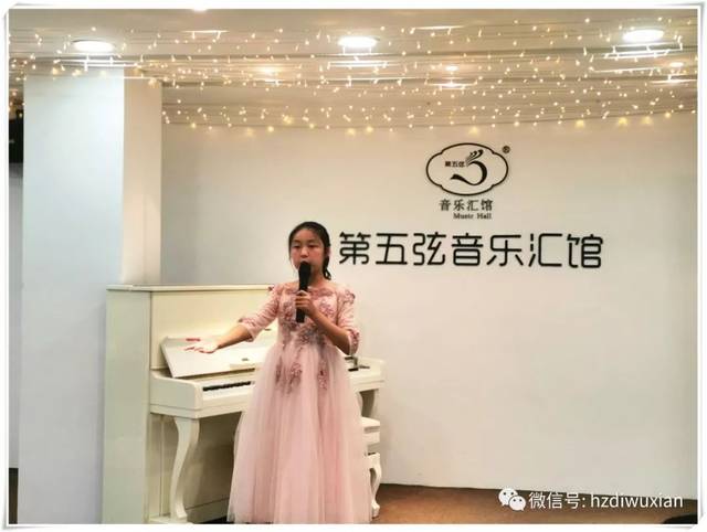 音乐会精彩瞬间沈佳宁学习钢琴一年半,此次音乐会是以