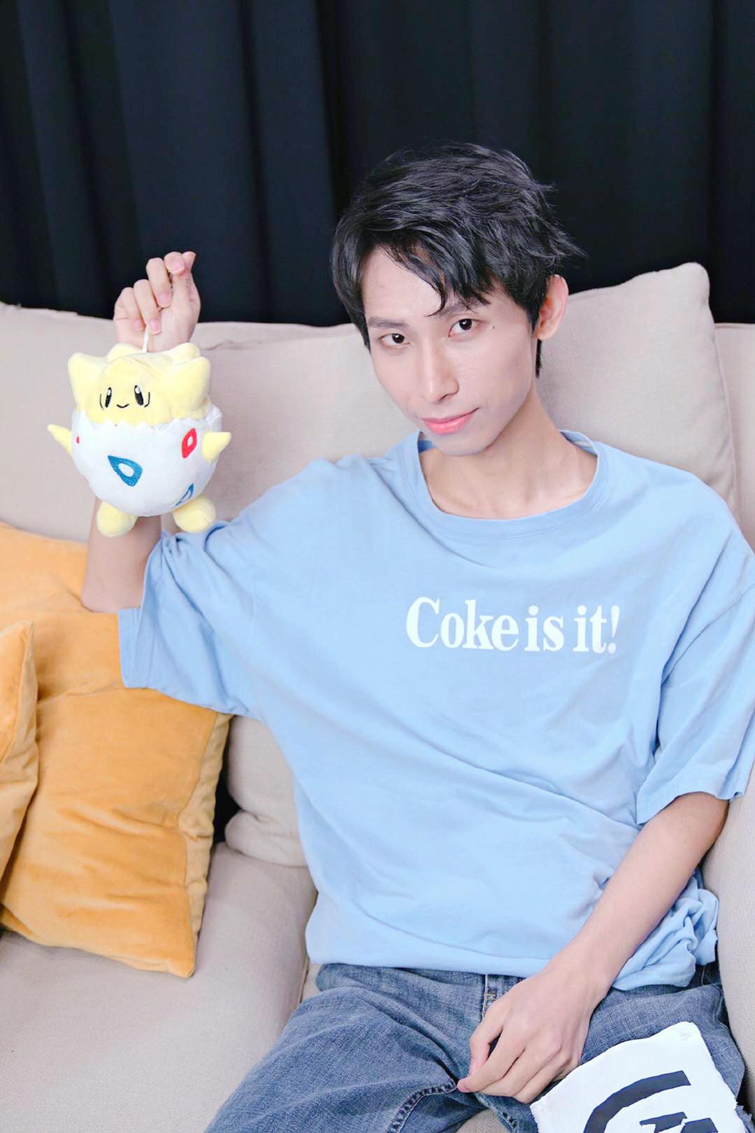 梦泪地位比肩faker?网友不清楚反正李哥打不过至强
