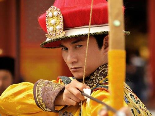 扮演过皇帝的几位男演员-不知哪位演的更到位呢?