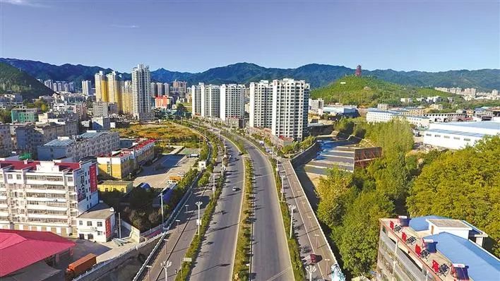 公路通村庄路圆百姓梦商南县创建国家级四好农村路示范县纪实