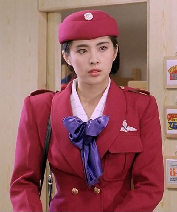 被称为天仙的刘亦菲将空姐制服穿出了另一种味道,在电视剧《露水