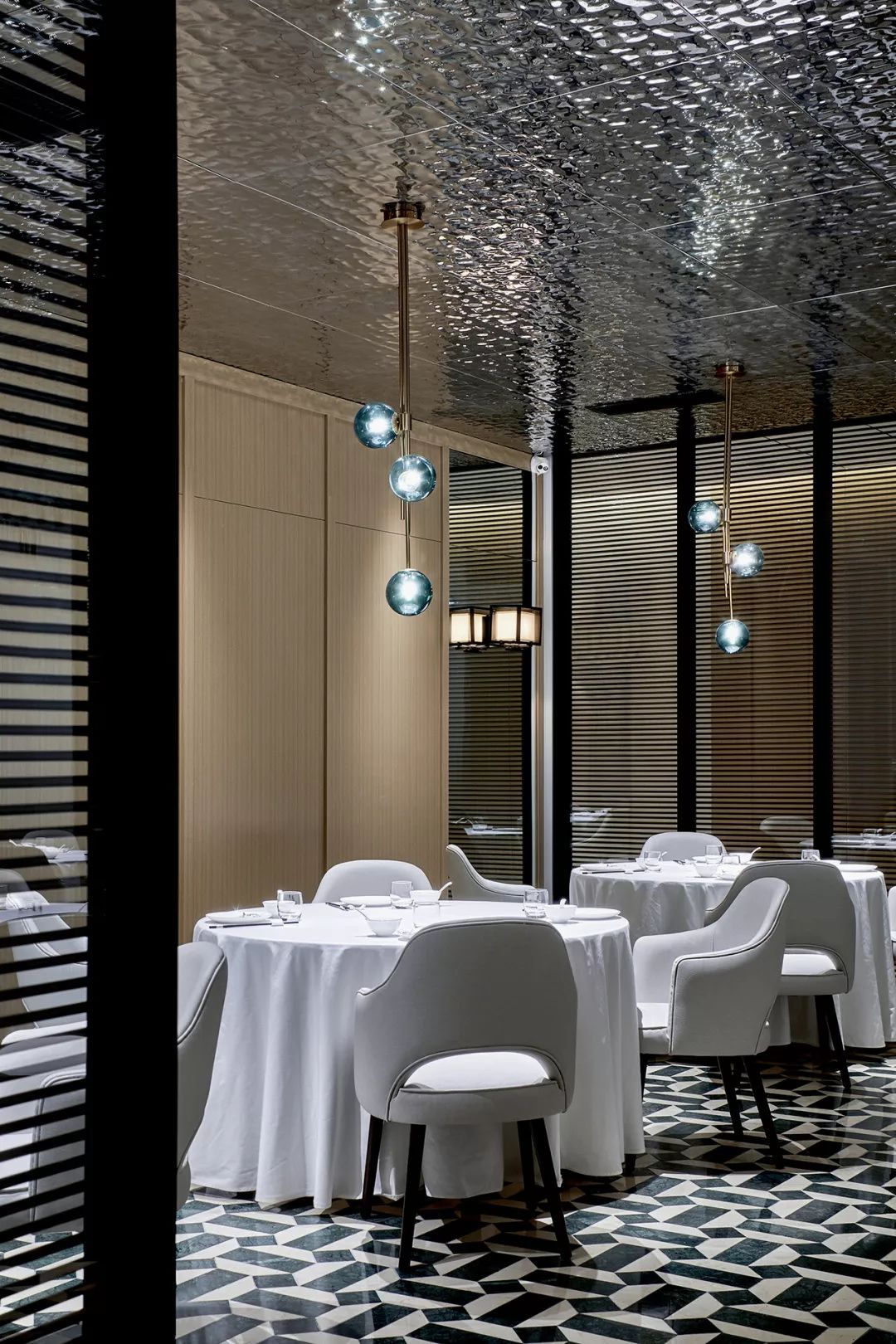 沈嘉伟| 拔萃「betrue」,空间与感受的呼应_设计