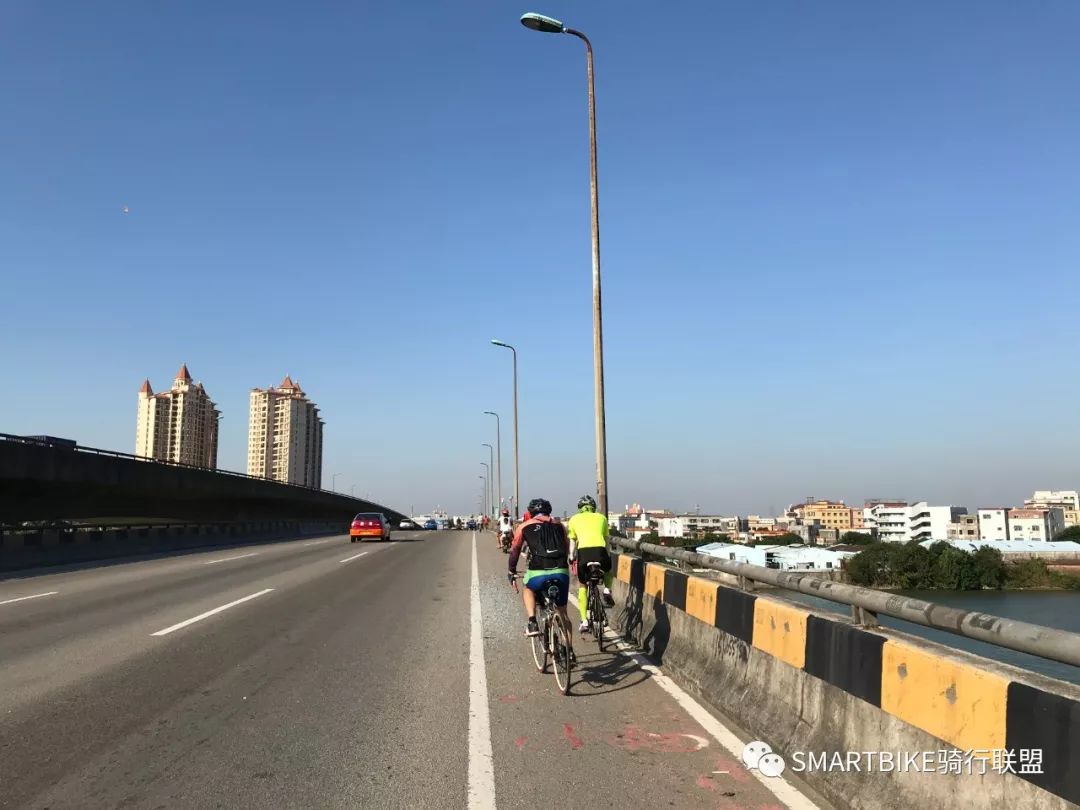 秋高气爽,集合完出发,细滘大桥的美景来一张集体照8点南头路口集合