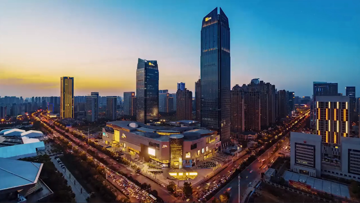 合肥夜晚上演绚丽灯光秀