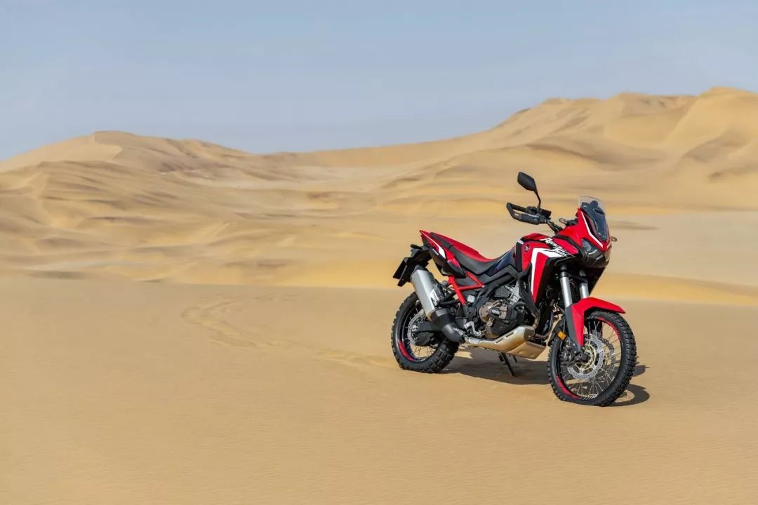简讯:honda 发布新一代非洲双缸 crf1100l