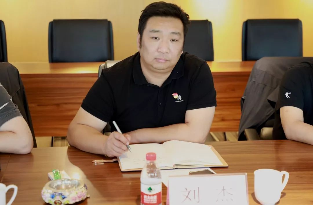 新疆阿克苏市市委常委副市长张欣到访河南保税集团