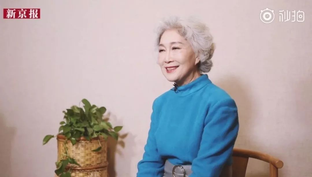中国奶奶巴黎街头穿旗袍爆红网络:女人怎样才能优雅地老去?