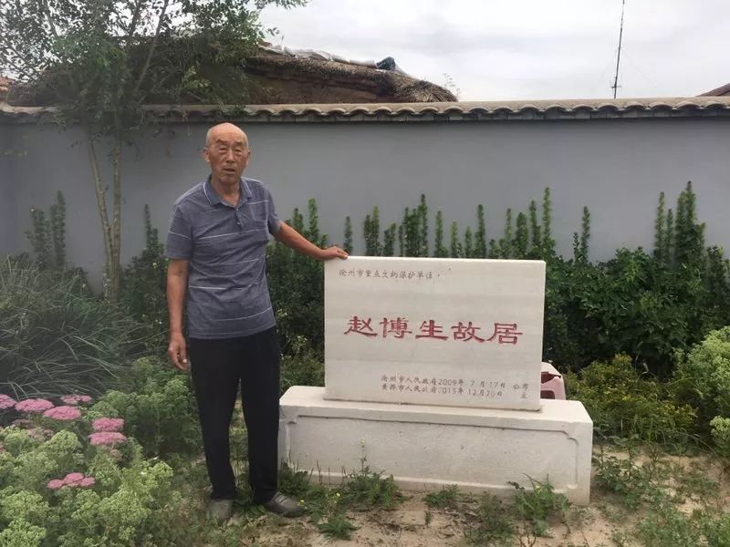 在赵博生的故居内,一幅赵博生烈士戎装照被放置在堂屋北墙的正中央