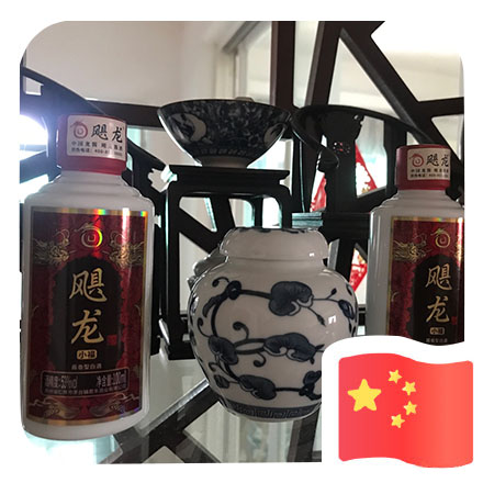 突然多了一面飄揚的五星紅旗……自己微信好友的頭像右下角,不少網友