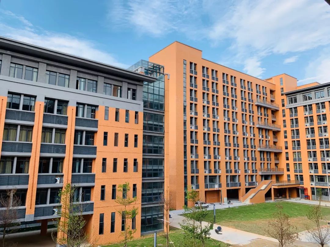 广东科技学院松山湖新校区已开学,开启"一校两区"运行模式_建设