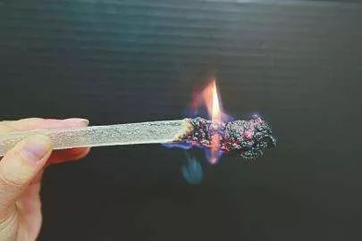 科普吓人粉丝能燃烧是因为加了胶常吃会铅中毒现在看还不晚