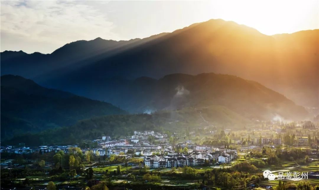 红岩西瓜九尺板鸭天彭肥酒2019彭州庆丰收活动在小鱼洞镇精彩启幕