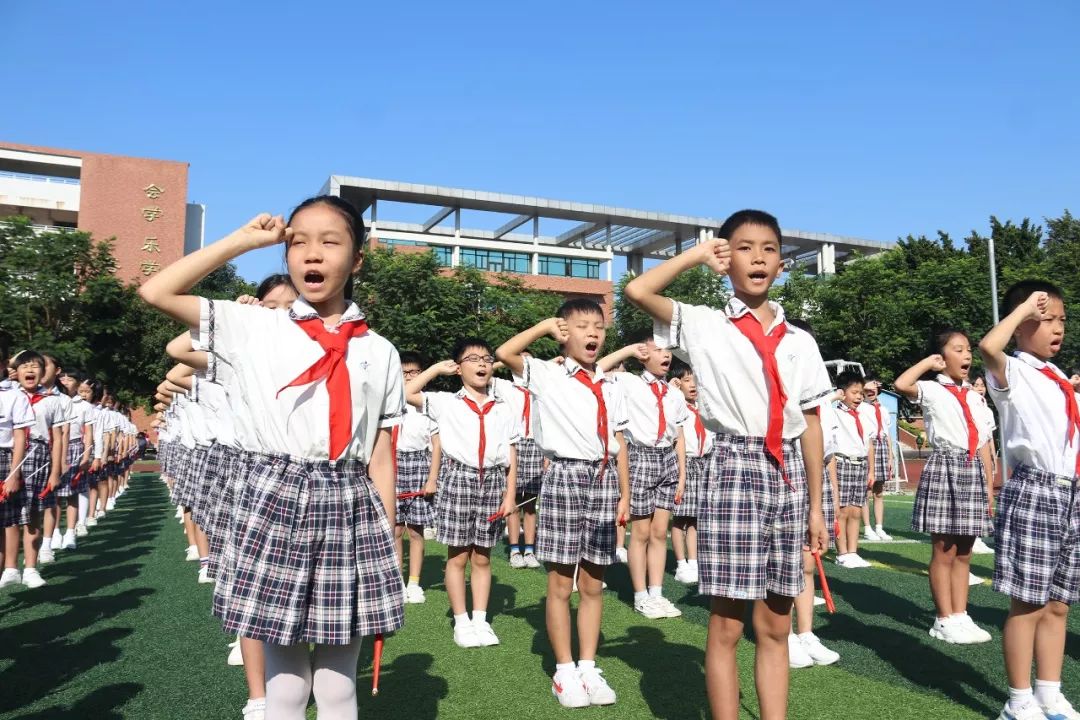 今天,南庄学子这样表白祖国_五星红旗