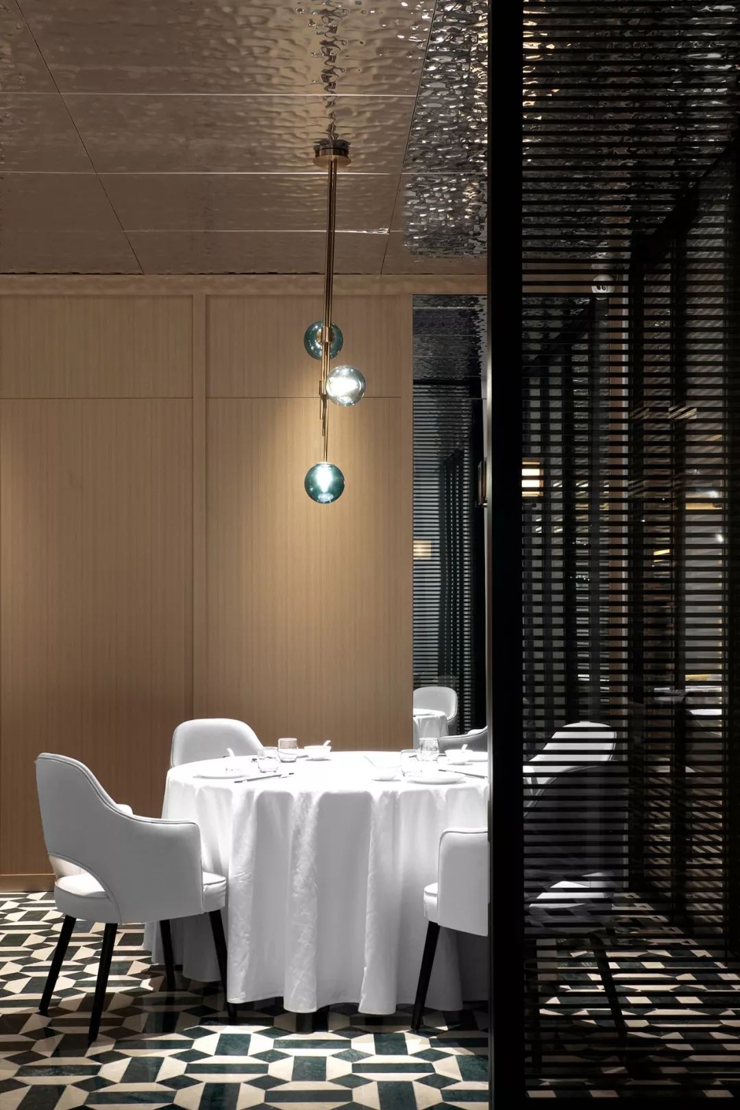 沈嘉伟| 拔萃「betrue」,空间与感受的呼应_设计