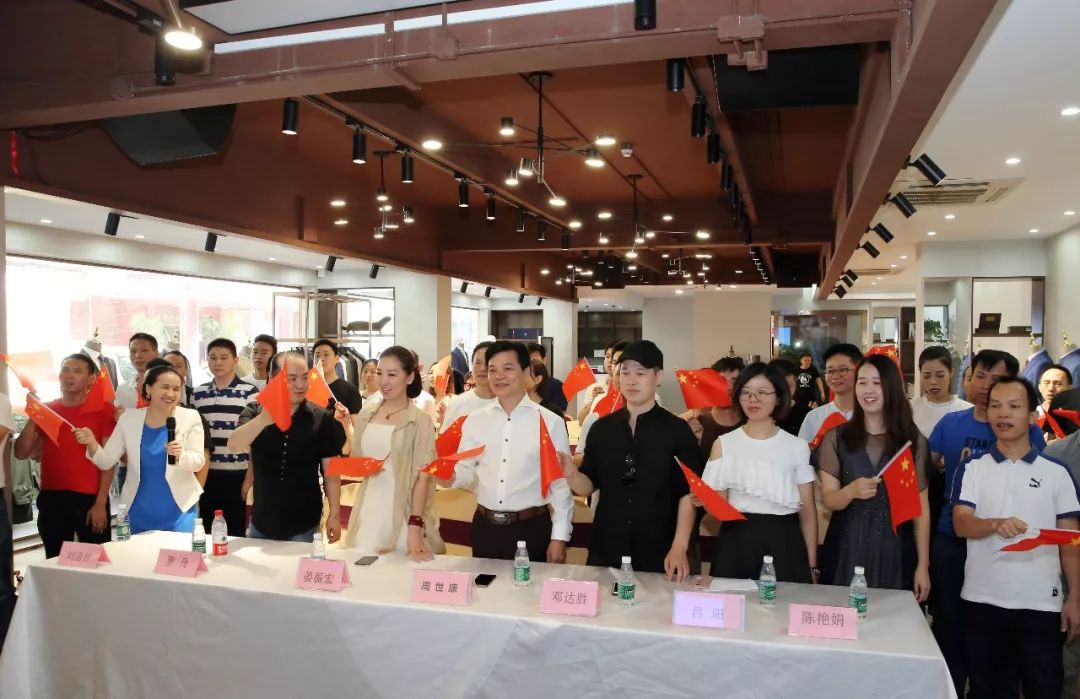 周世康:新时代,服装梦的第一步