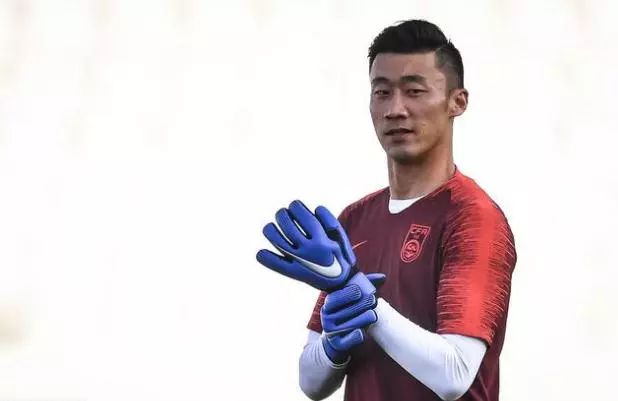 国足3号门将浮出水面,一人成最大热门,刘殿座或再度成为失意者_中国