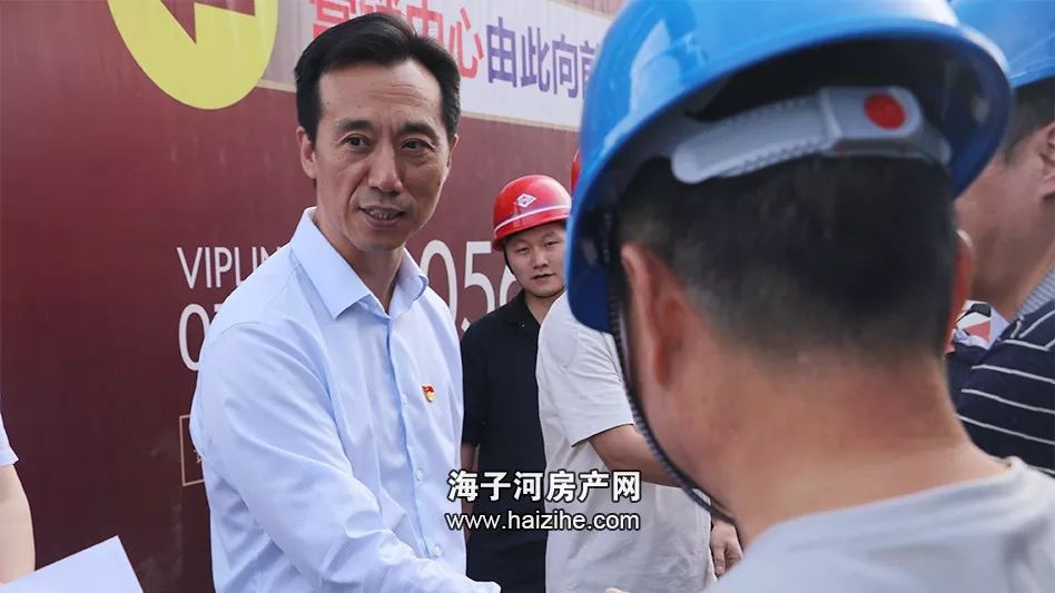 钟祥市长郭志泉及领导班子成员再次莅临力邦中京美食城指导工作