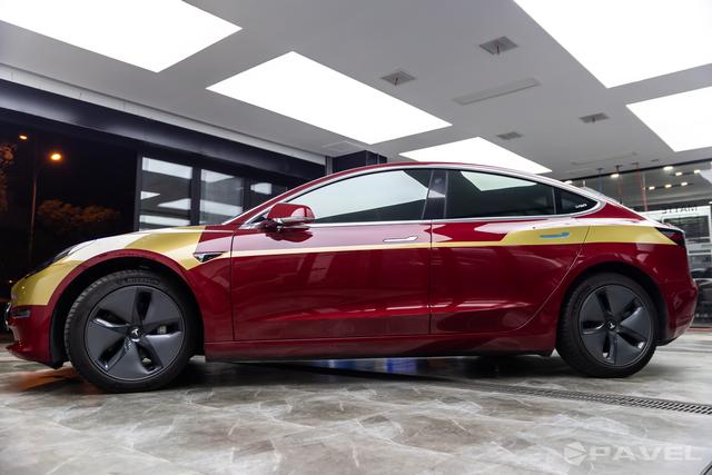 特斯拉钢铁侠大变身