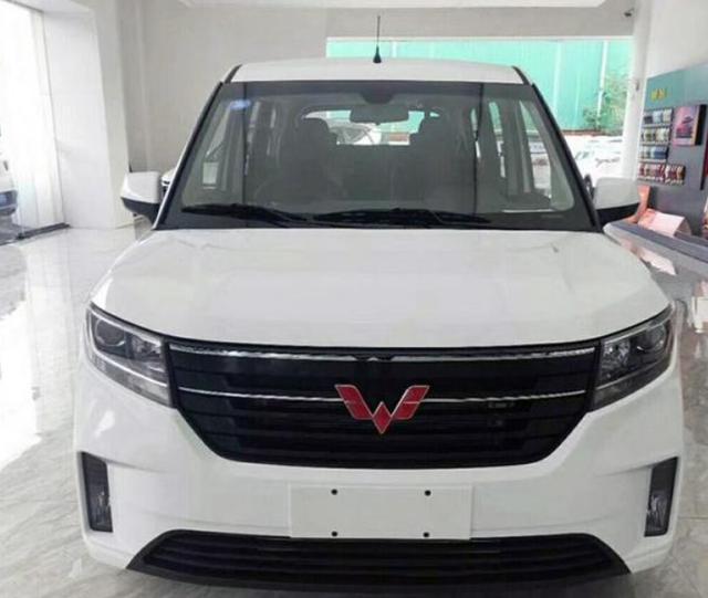 五菱宏光plus实车曝光,8英寸大屏 1.5t,可以起飞了吗?