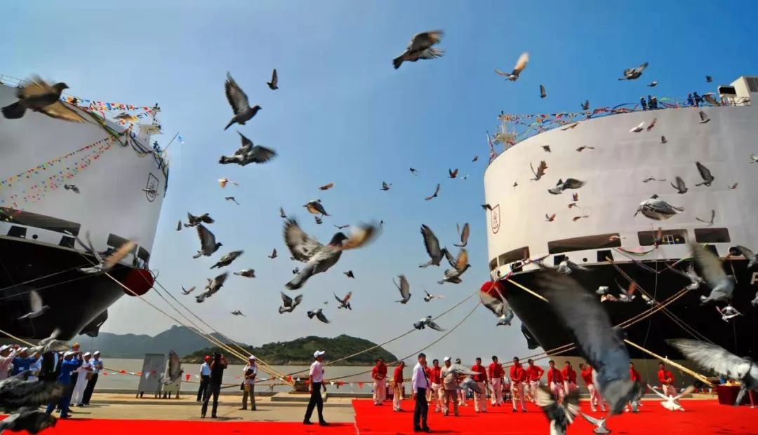 沪东中华自主设计建造第四代17.4万立方米大型lng船"天枢星"号命名