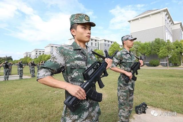 入营半个月新兵怎样了