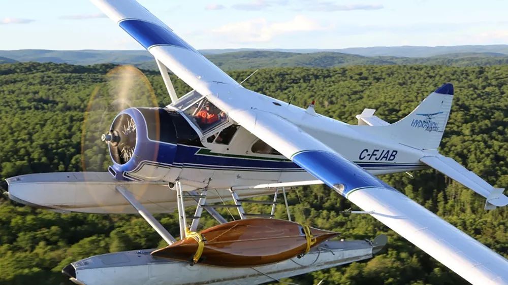 看世界 · 酒店 | 最刺激的滑翔伞,直升机式入住体验在这里