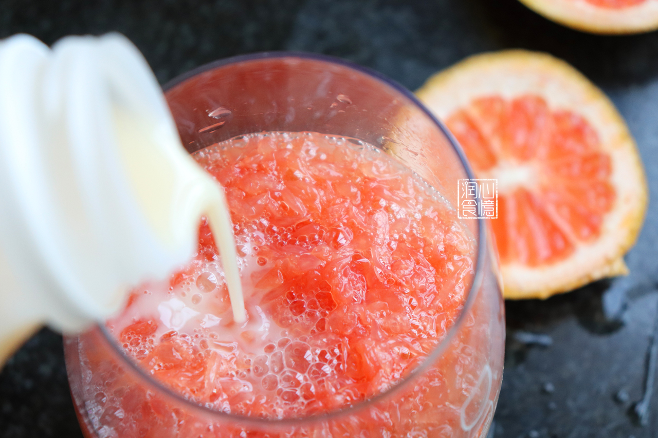 奶茶店18元一杯的西柚多多宅家轻松复刻9元成本不花冤枉钱