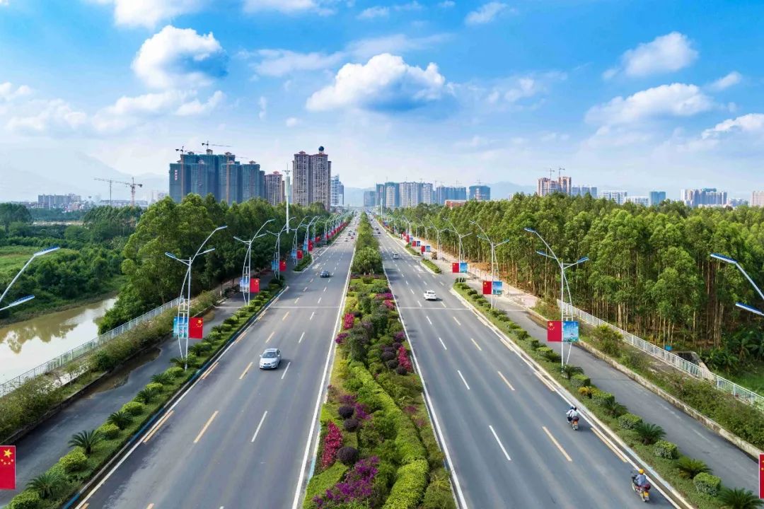 贵港的这些高速公路南梧高速公路六景至兴业段,该路主线全长100.