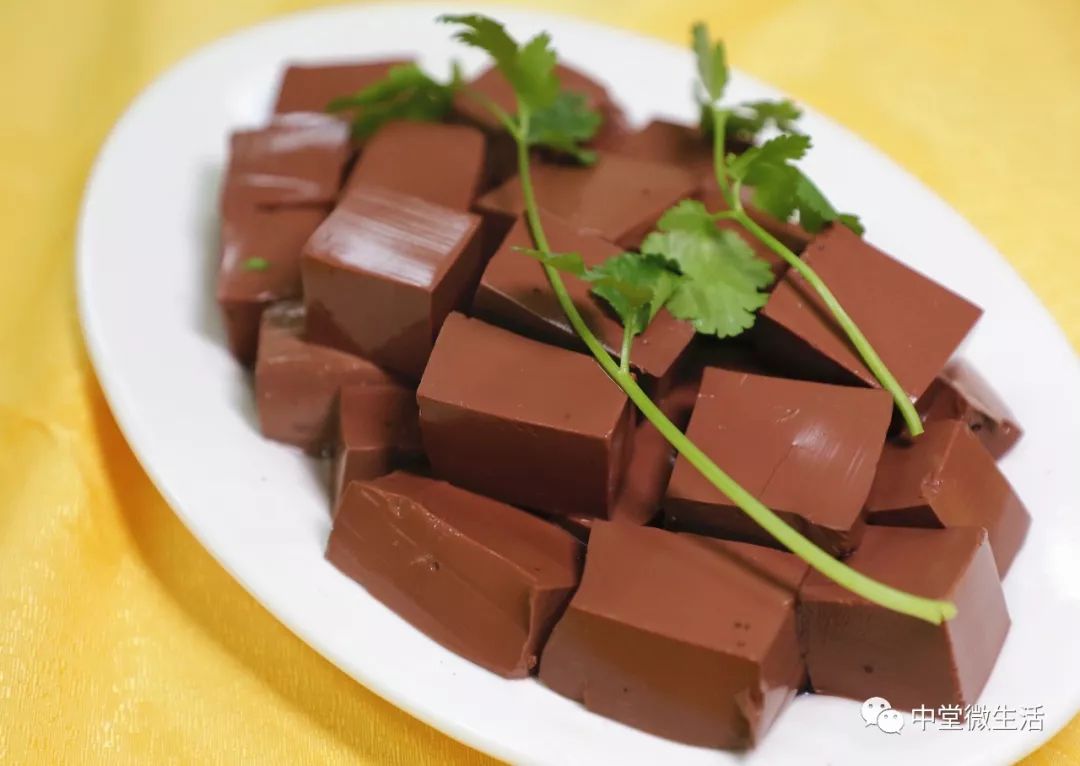 驴血也不要浪费的,有以型补型的功效哦 ~贫血的朋友记得吃多点哦!