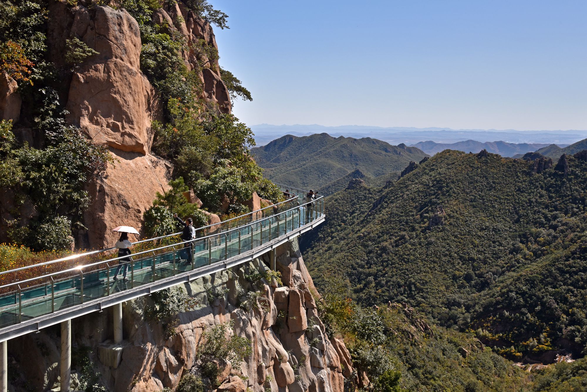 辽宁大黑山奇观,邢天峰上开天眼,巧合还是天意?