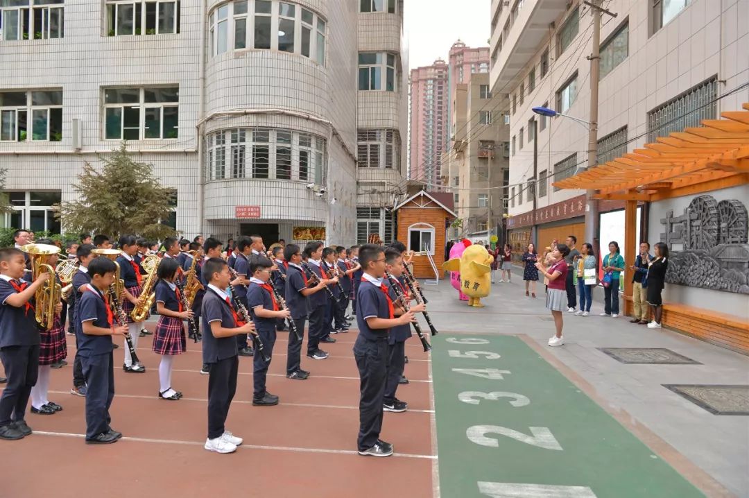 成就完美人生 ----全國新教育試驗蘭州教育開放活動之水車園小學展示