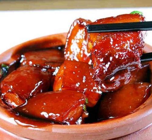 百花酒焖肉,酒香浓郁,肉酥入味,甜咸可口,肥而不腻