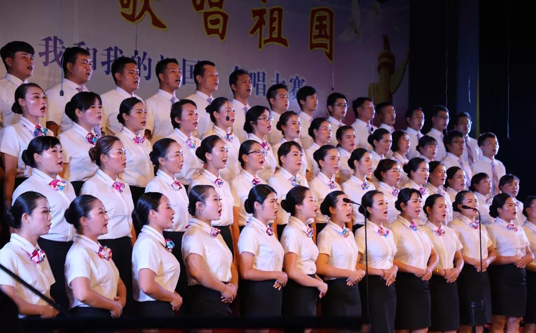 以及道具更是花样百出队形阵容舞台上的妆容服饰还纷纷拿出杀手锏不仅