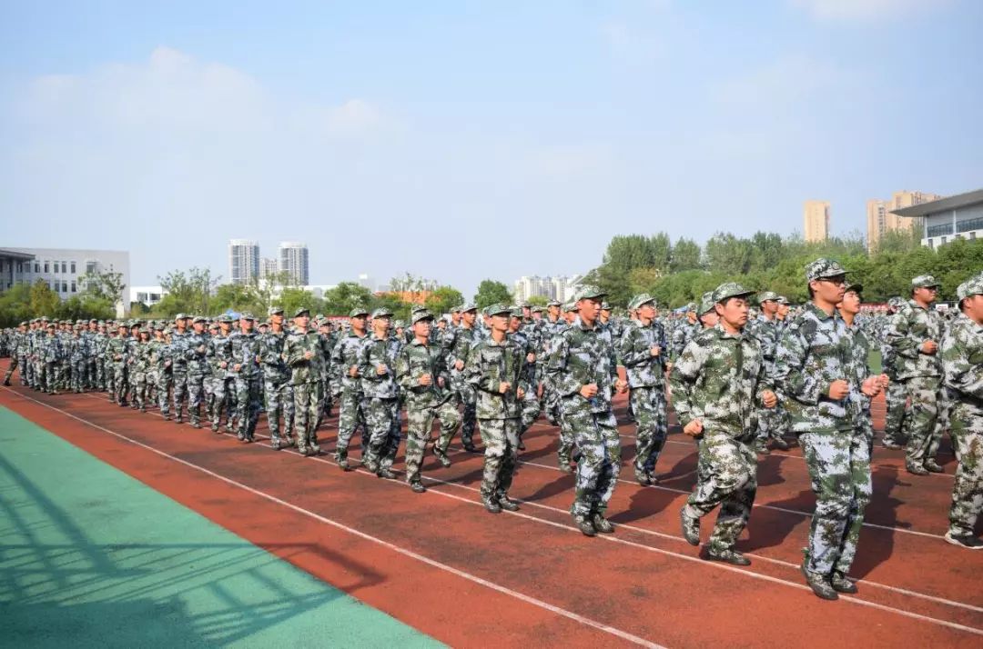 我来自五营,用成长回馈自己!_军训