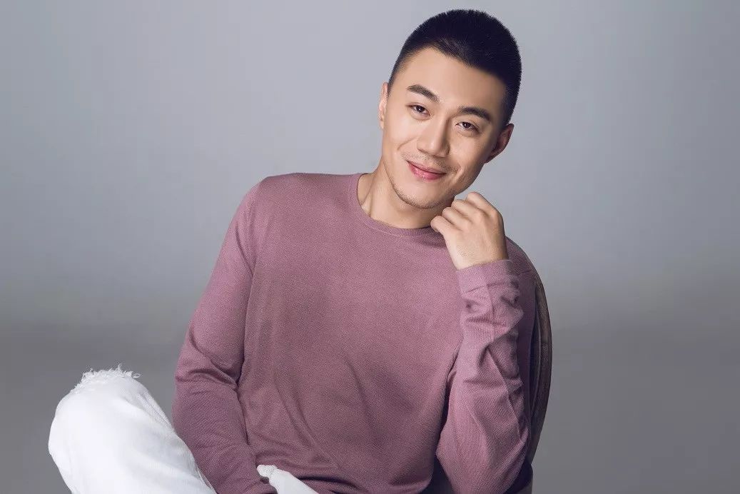 张铂辰:演艺圈中的"普通上班族"