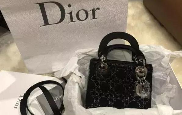 买奢侈品包包想不被坑记住这几点就够了