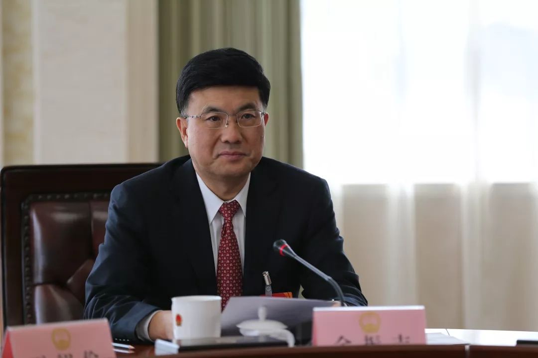 省人大常委会召开主任会议