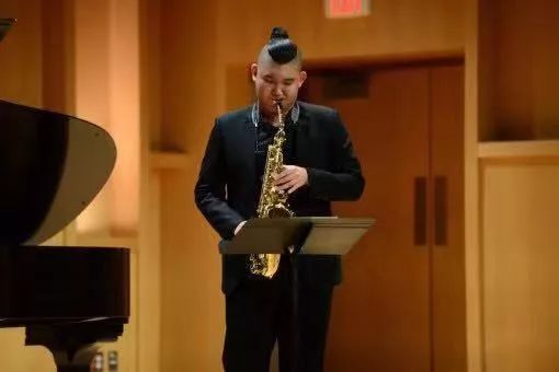 抢票绳小华萨克斯风之樱桃树下的月亮河世界名曲视听演一体化音乐会