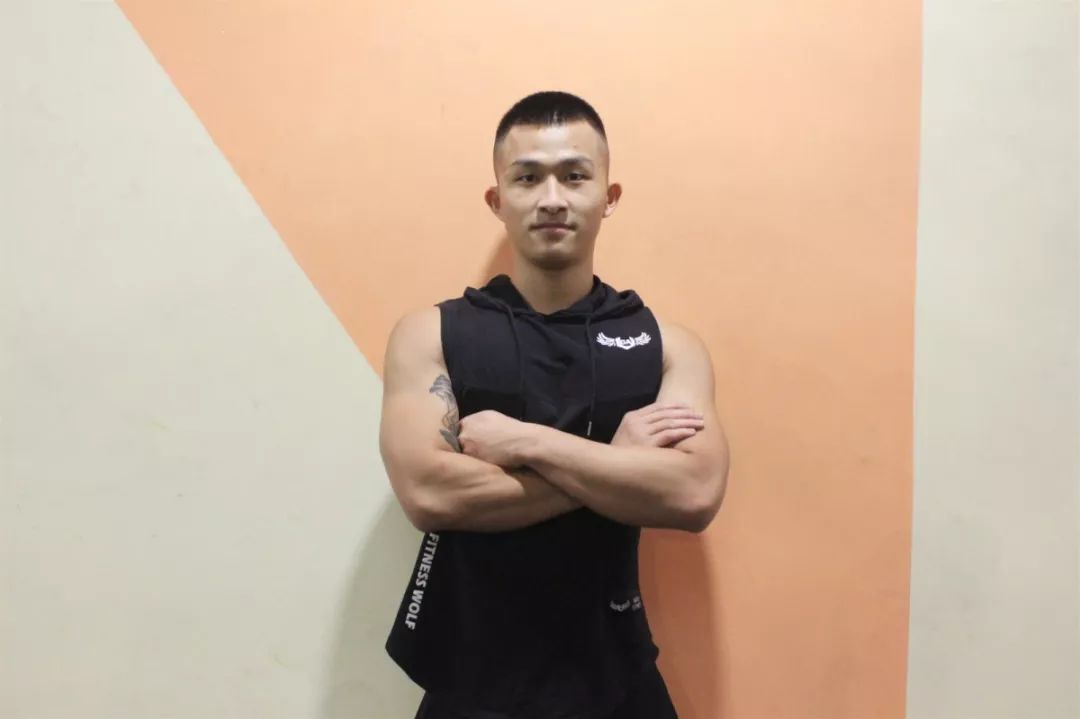 每周健身丨如果你的健身教练颜值够高你能每天都坚持去运动吗