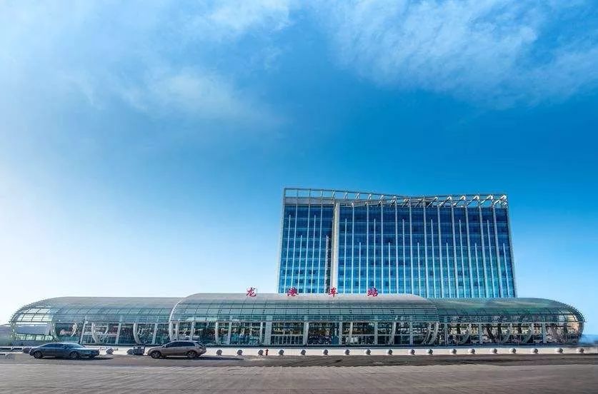 我叫龙港这是我的简历请多多关照