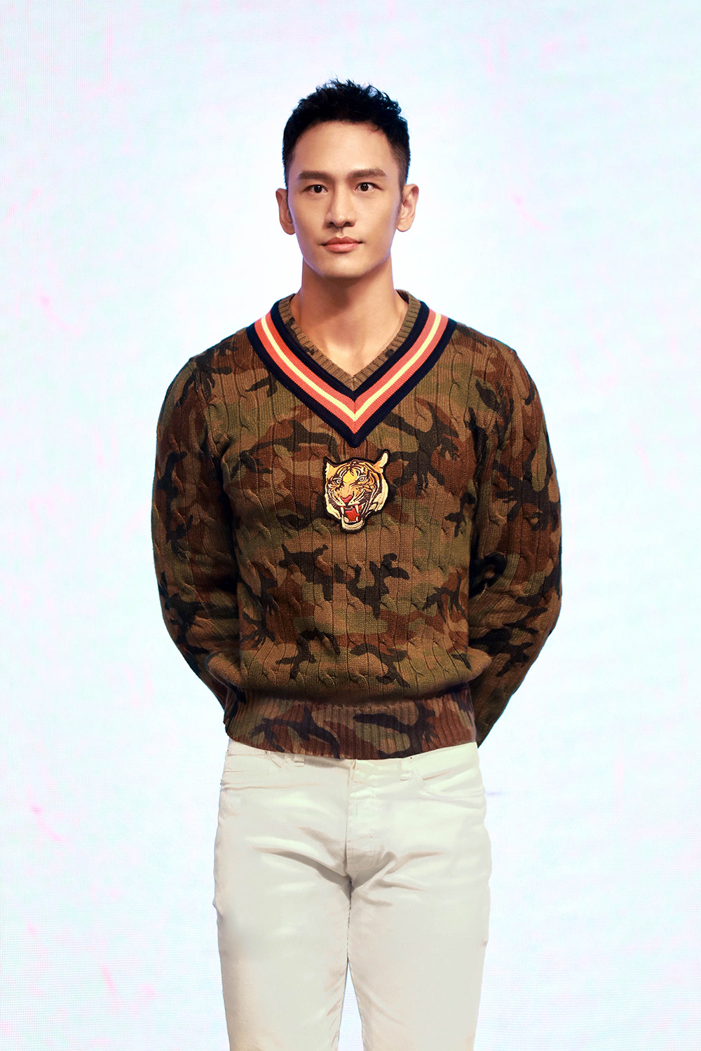 顾佑明出席活动为祖国点赞热情活力传递正能量