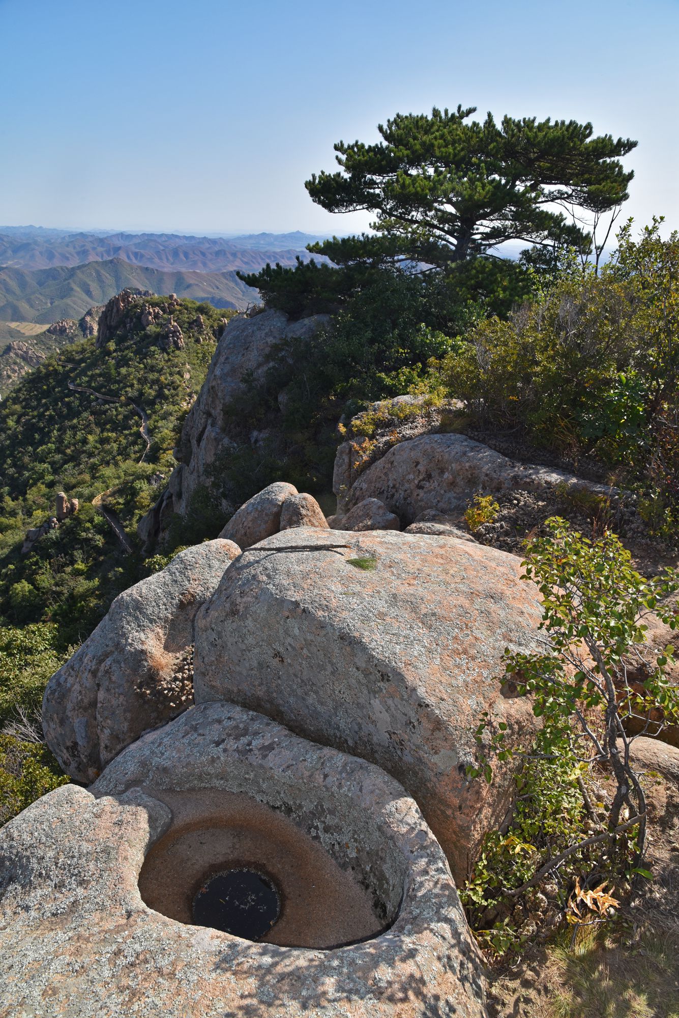 辽宁大黑山奇观,邢天峰上开天眼,巧合还是天意?